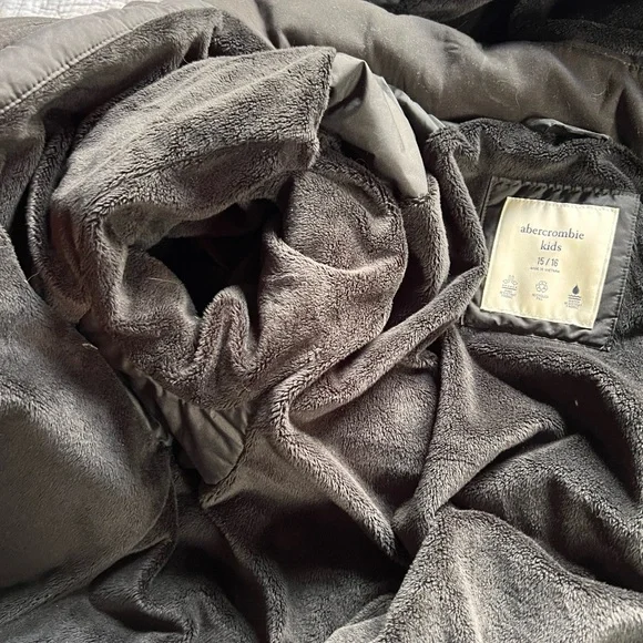 Abercrombie Big Kid black thick Puffer Coat 15/16